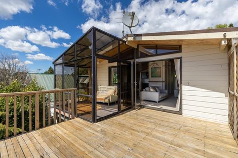 Photo of property in 13 Lindaver Grove, Merrilands, New Plymouth, 4312