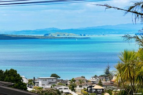Photo of property in 2a Castor Bay Road, Castor Bay, Auckland, 0620