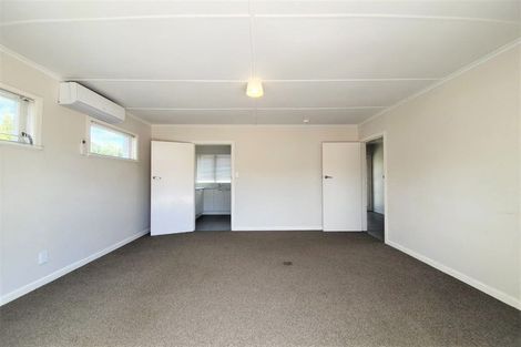 Photo of property in 2/13 Clare Place, Mount Wellington, Auckland, 1060
