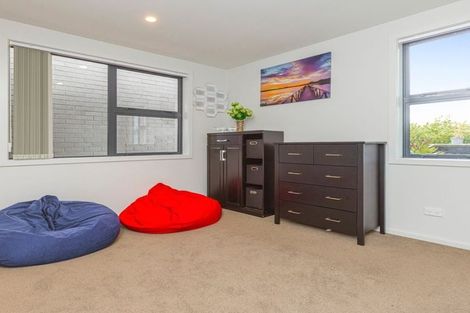 Photo of property in 42 Liberation Road, Papakura, 2110