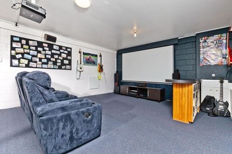 Photo of property in 35 Stapleford Crescent, Browns Bay, Auckland, 0630