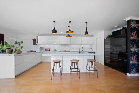 Photo of property in 216 Riverhead Road, Kumeu, 0892