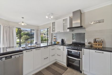 Photo of property in 16 Prospect Place, Western Heights, Hamilton, 3200