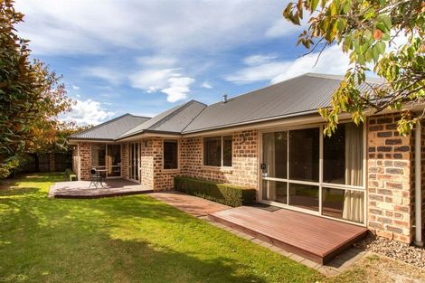 Photo of property in 12 Coolspring Way, Redwood, Christchurch, 8051