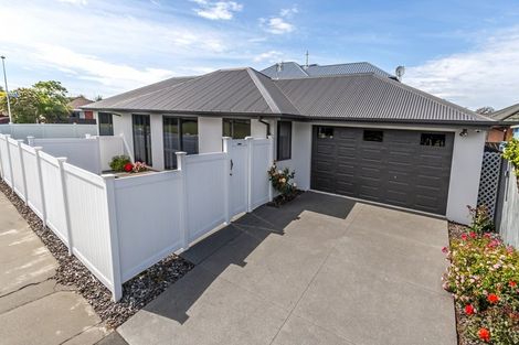 Photo of property in 10 Radiata Avenue, Parklands, Christchurch, 8083