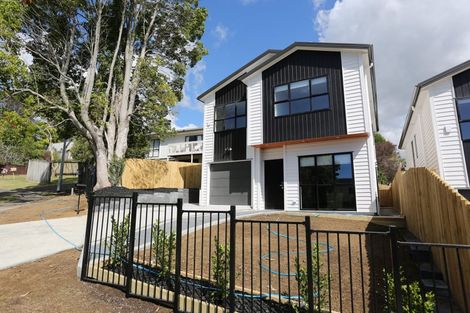 Photo of property in 1b Kirkdale Place, Northcross, Auckland, 0632