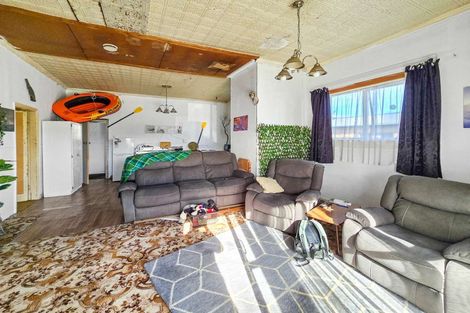 Photo of property in 32 Cobden Street, Westport, 7825