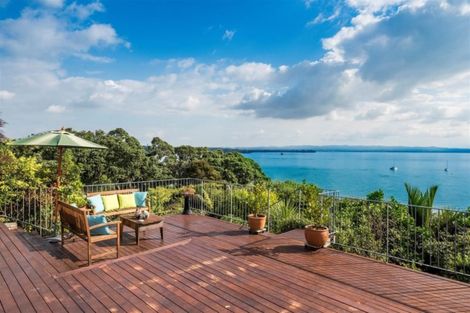 Photo of property in 42 Queen Street, Northcote Point, Auckland, 0627