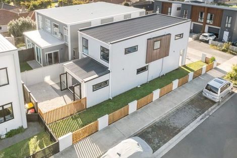 Photo of property in 27 Lili Chen Way, Mangere Bridge, Auckland, 2022