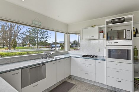 Photo of property in 174 Bath Street, Levin, 5510