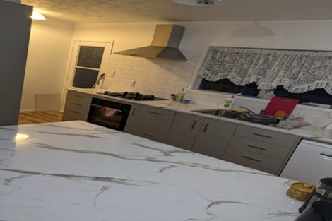 Photo of property in 67 Beaubank Road, Kelston, Auckland, 0602