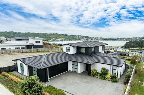 Photo of property in 3 Kaiaho Close, Aotea, Porirua, 5024