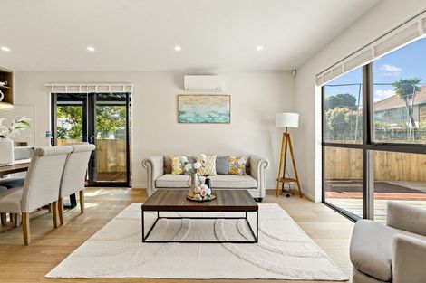 Photo of property in 2c Meadway, Sunnyhills, Auckland, 2010