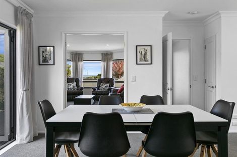 Photo of property in 2/94 Harvey Street, Waipahihi, Taupo, 3330