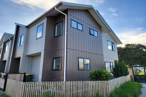 Photo of property in 1 Eileen Newey Place, Henderson, Auckland, 0612