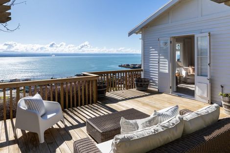 Photo of property in 14 Bay View Road, Bluff Hill, Napier, 4110