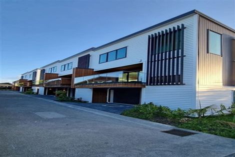 Photo of property in 28c Walker Road, Point Chevalier, Auckland, 1022