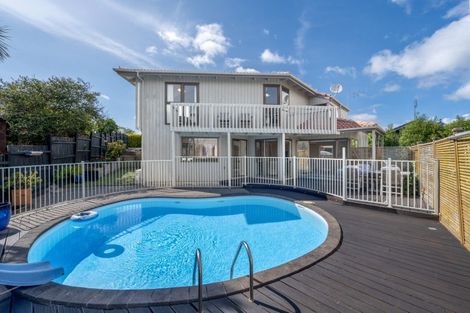 Photo of property in 12a Estelle Place, Farm Cove, Auckland, 2012