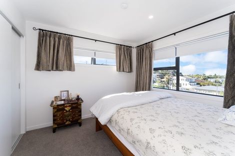 Photo of property in 952a East Coast Road, Northcross, Auckland, 0632