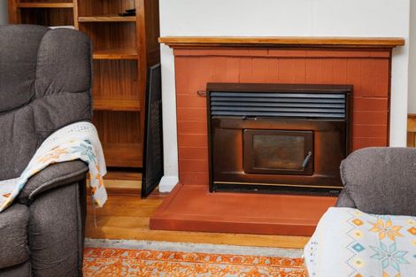 Photo of property in 8 Easton Street, Foxton, 4814