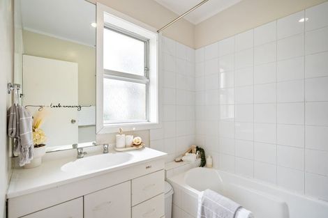 Photo of property in 17 Union Street, Hikurangi, 0114