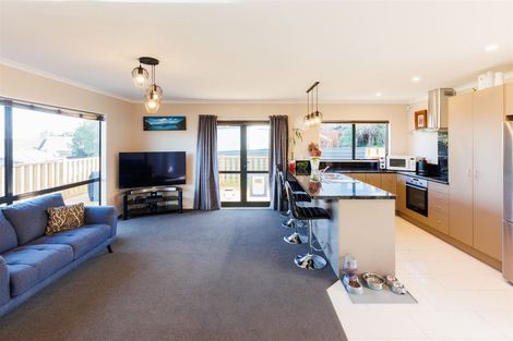 Photo of property in 12 Lydia Place, Kelvin Grove, Palmerston North, 4414