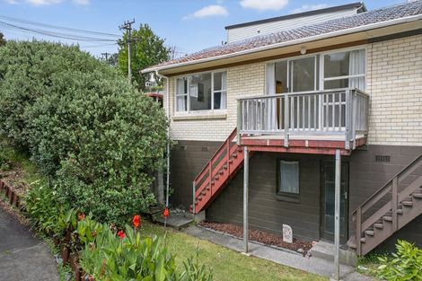 Photo of property in 1/7 Dakota Avenue, Beach Haven, Auckland, 0626