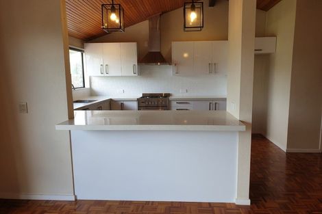 Photo of property in 27 Rembrandt Avenue, Tawa, Wellington, 5028