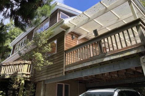 Photo of property in 62 Mountain Road, Henderson Valley, Auckland, 0612