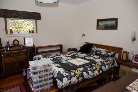 Photo of property in 17 Ranui Crescent, Khandallah, Wellington, 6035