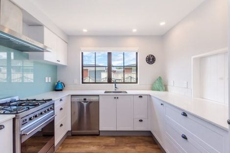 Photo of property in 261 Te Moana Road, Waikanae, 5036