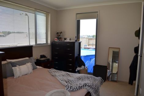 Photo of property in 16 Rochfort Crescent, Pyes Pa, Tauranga, 3112