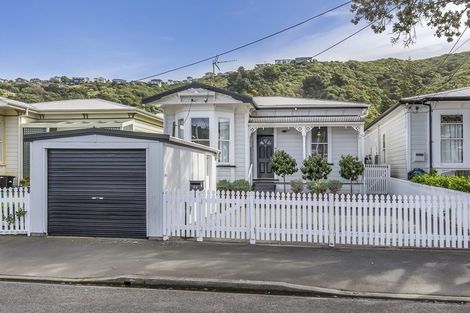 Photo of property in 56 Derwent Street, Island Bay, Wellington, 6023