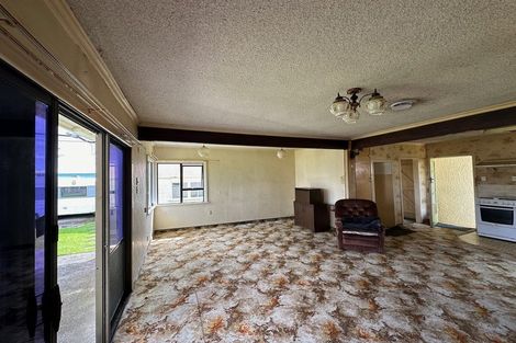 Photo of property in 14 Blake Street, Waitara, 4320