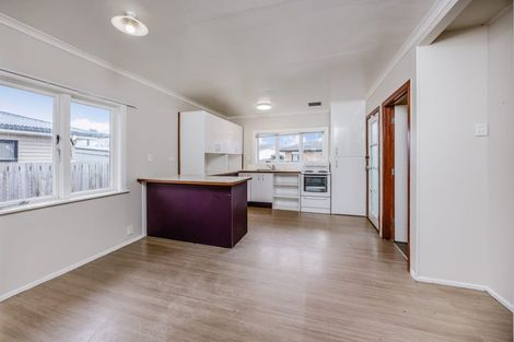 Photo of property in 33 Rollerson Street, Papakura, 2110