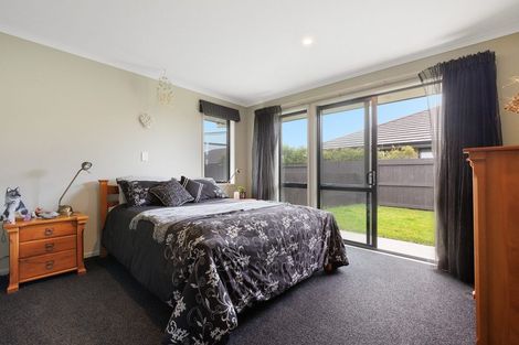 Photo of property in 16 Drabble Crescent, Papamoa Beach, Papamoa, 3118