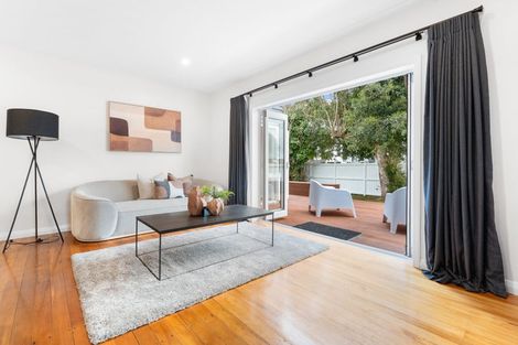 Photo of property in 22 Taikata Road, Te Atatu Peninsula, Auckland, 0610