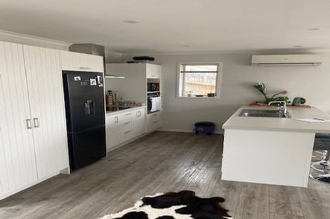 Photo of property in 11a Rishworth Avenue, Stanmore Bay, Whangaparaoa, 0932