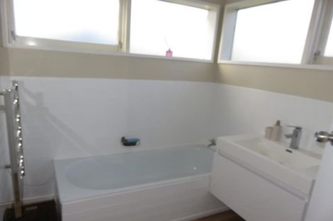 Photo of property in 15 Goddard Grove, Churton Park, Wellington, 6037