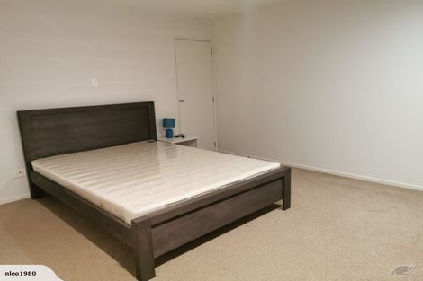 Photo of property in 28 Staincross Street, Green Bay, Auckland, 0604