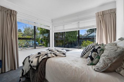 Photo of property in 9 Wyatt Place, Glendene, Auckland, 0602