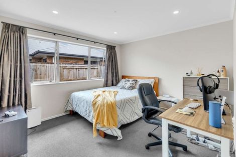 Photo of property in 5 Chestnut Close, Kelvin Grove, Palmerston North, 4414