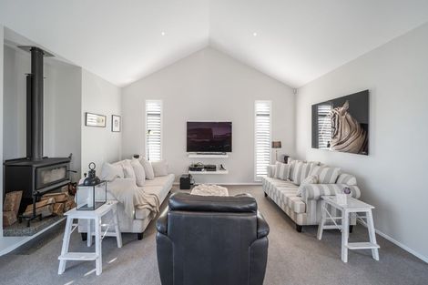 Photo of property in 10 Silver Peaks Drive, West Melton, 7618