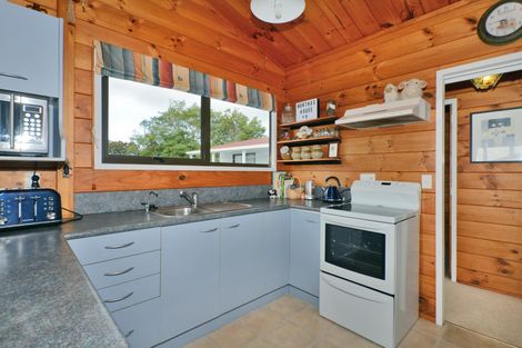 Photo of property in 15 Ascot Avenue, Te Kamo, Whangarei, 0112