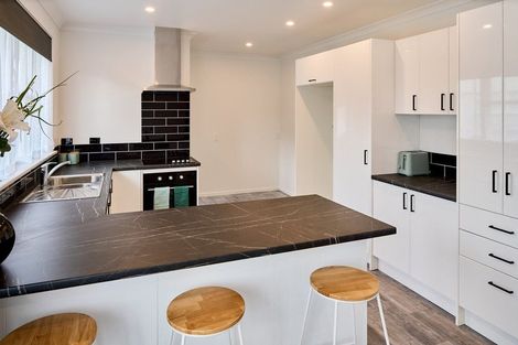 Photo of property in 42 Coates Street, Tawa, Wellington, 5028