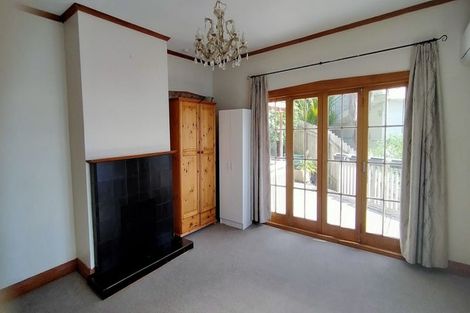 Photo of property in 112 Grafton Road, Roseneath, Wellington, 6011