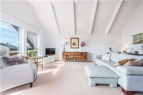 Photo of property in 14 The Avenue, Albany, Auckland, 0632