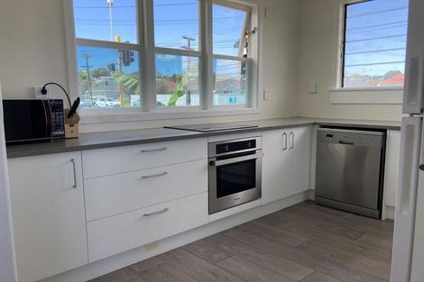 Photo of property in 75 Mount Smart Road, Onehunga, Auckland, 1061