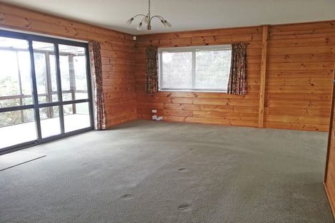 Photo of property in 35 Moffat Road, Red Beach, 0932