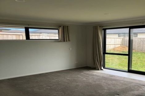 Photo of property in 4 James Elliot Way, Pokeno, 2402